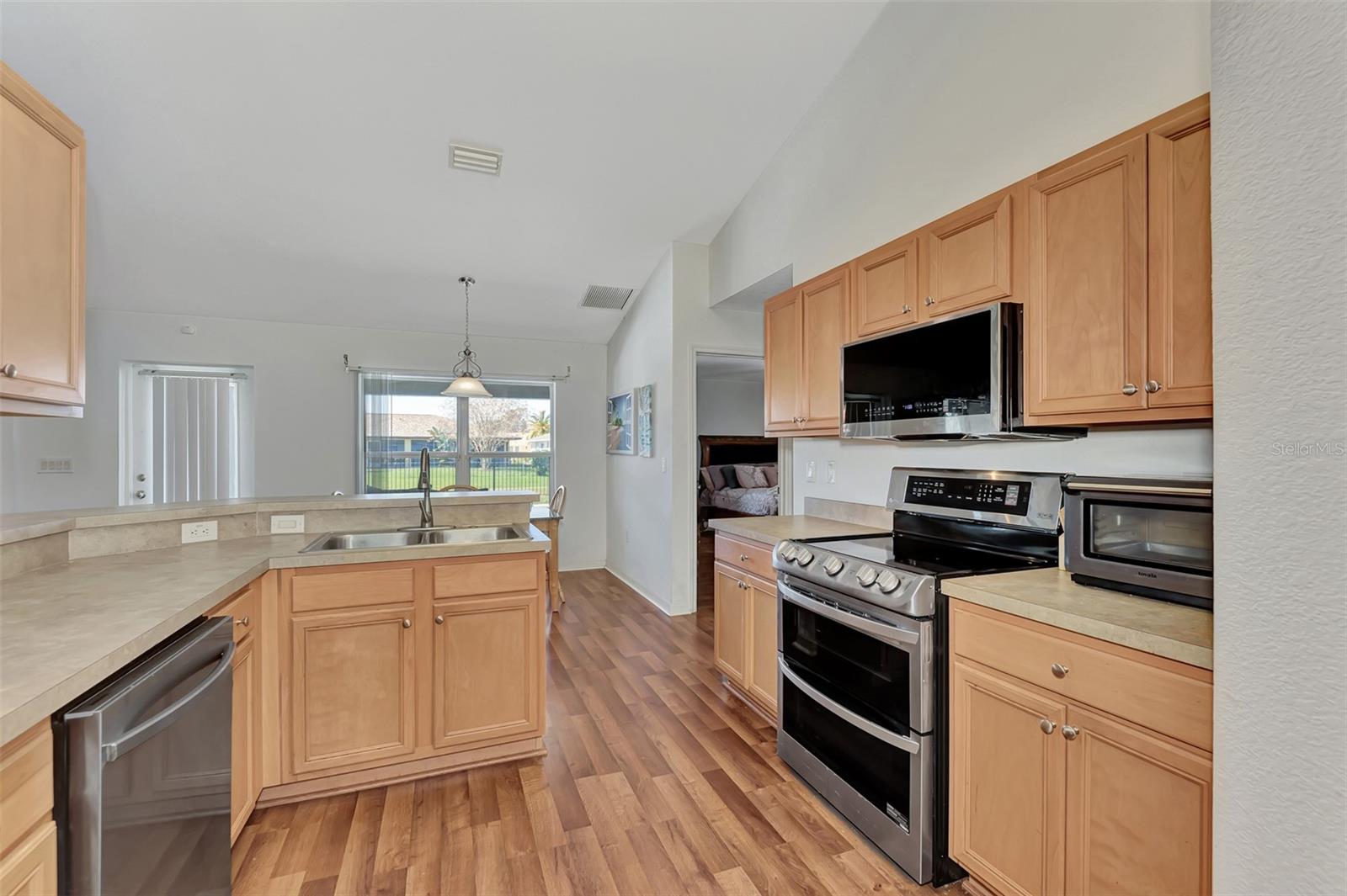 2341 Rio De Janeiro Ave Property Photo 12