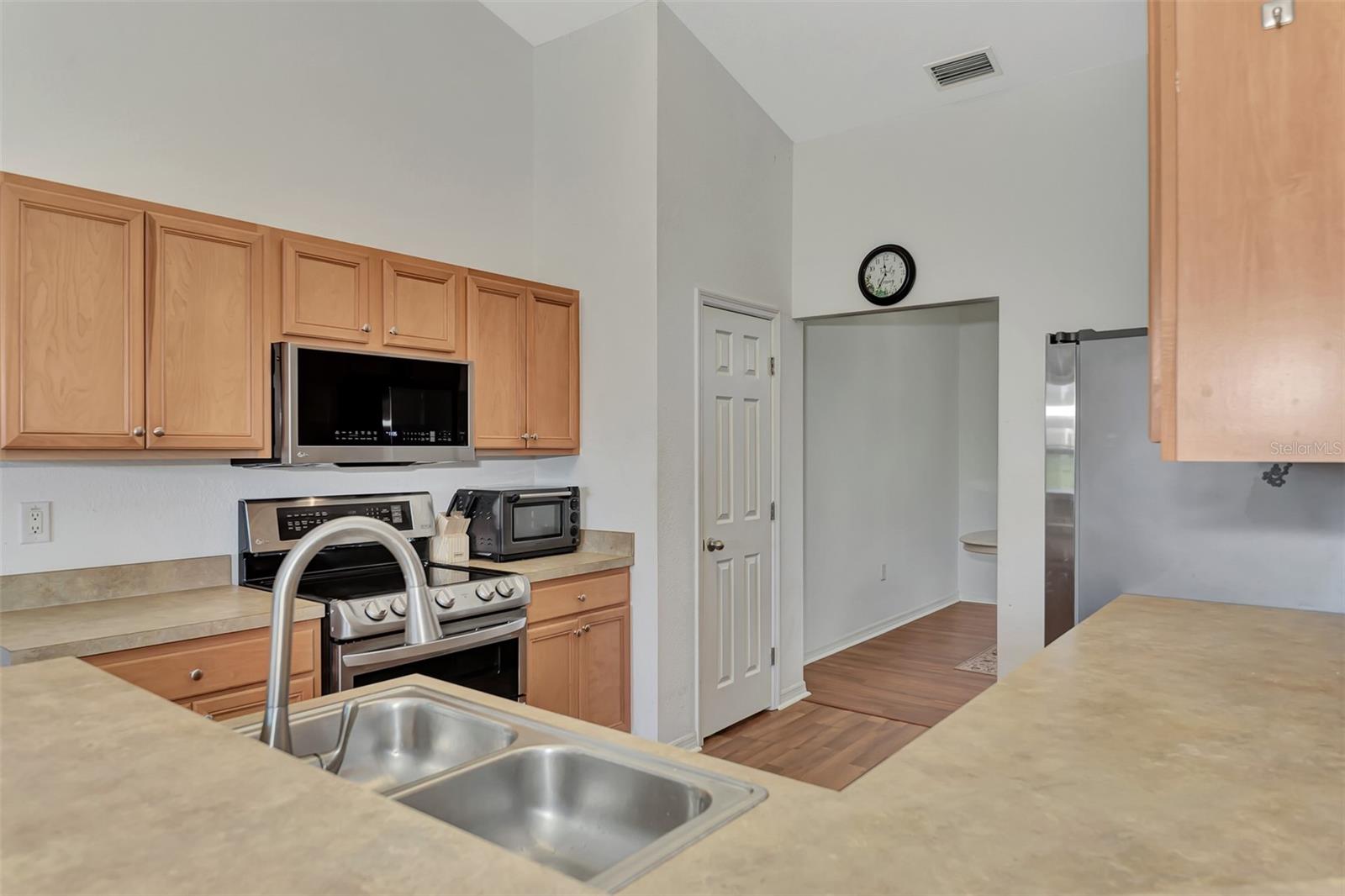 2341 Rio De Janeiro Ave Property Photo 16