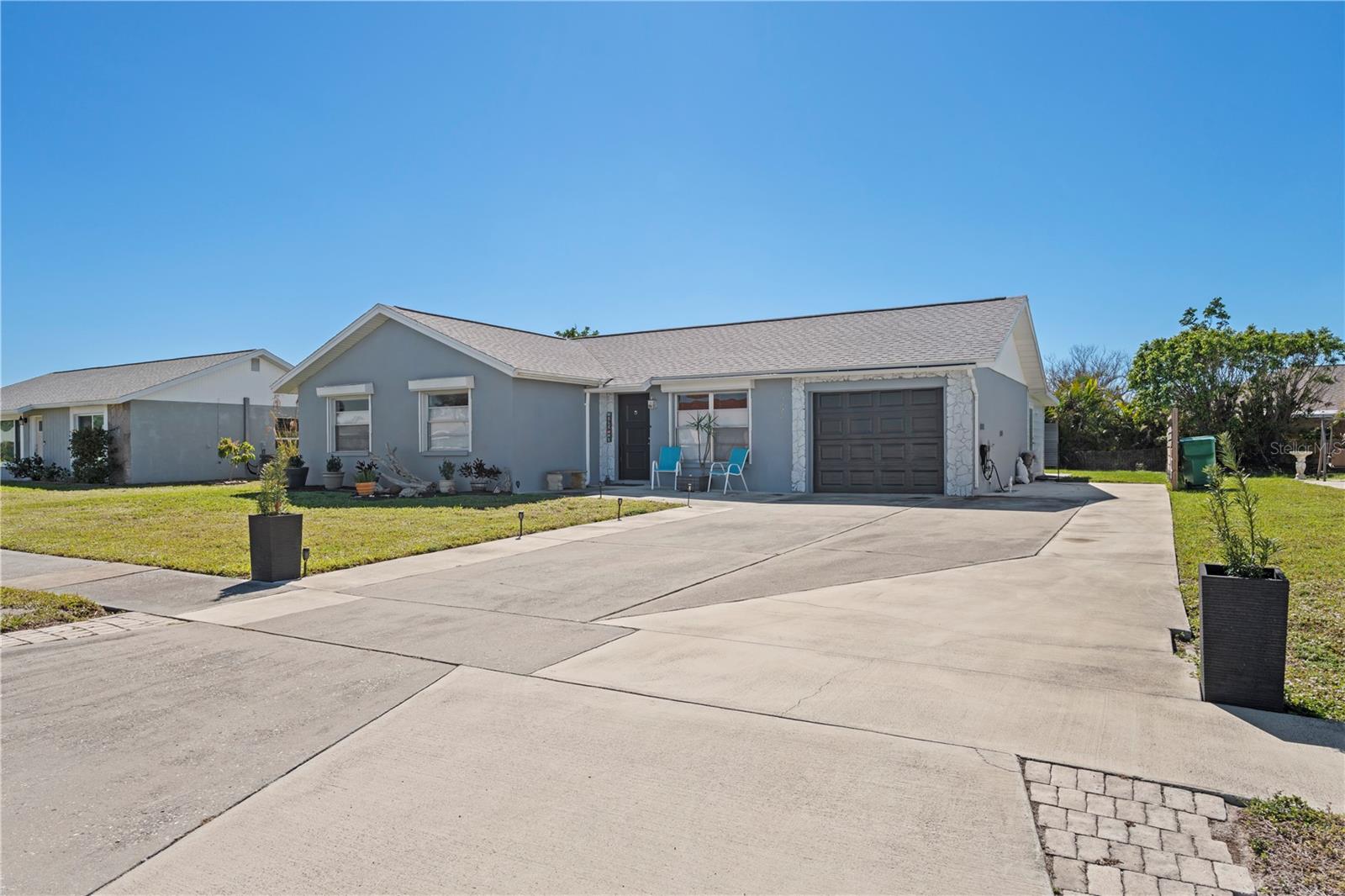 13525 Dibella Ave Property Photo 2