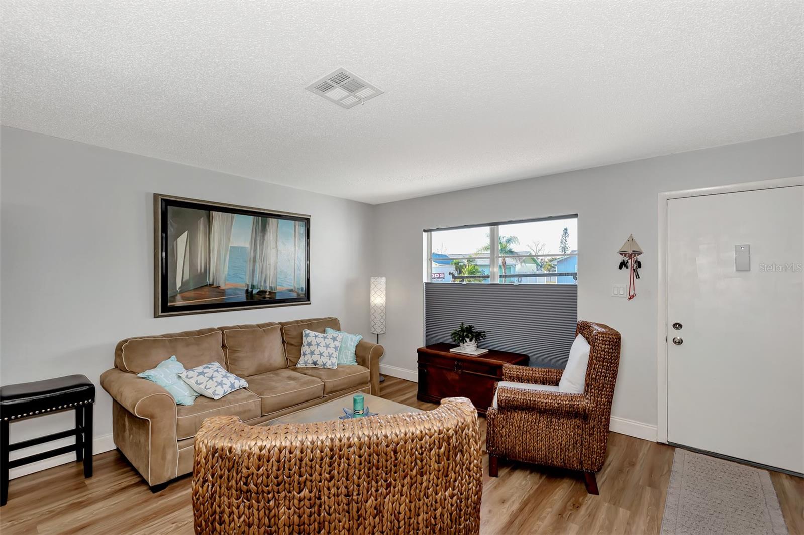 13525 Dibella Ave Property Photo 4