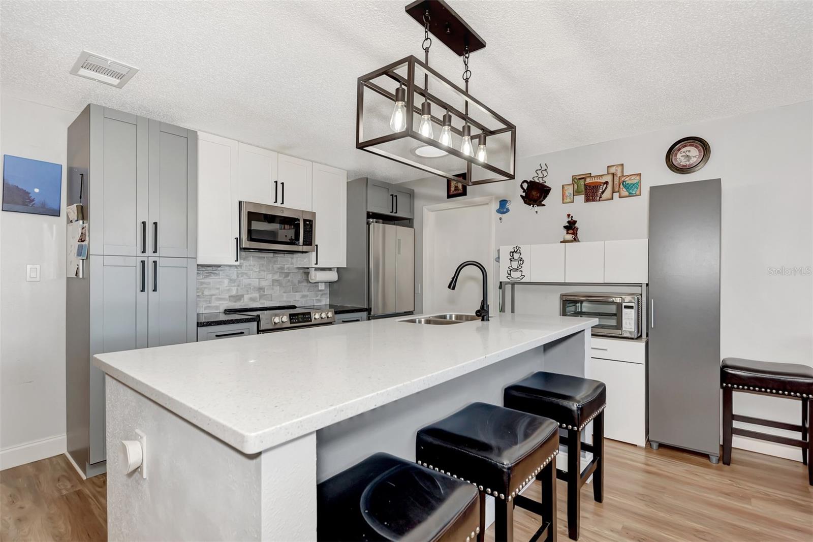 13525 Dibella Ave Property Photo 8