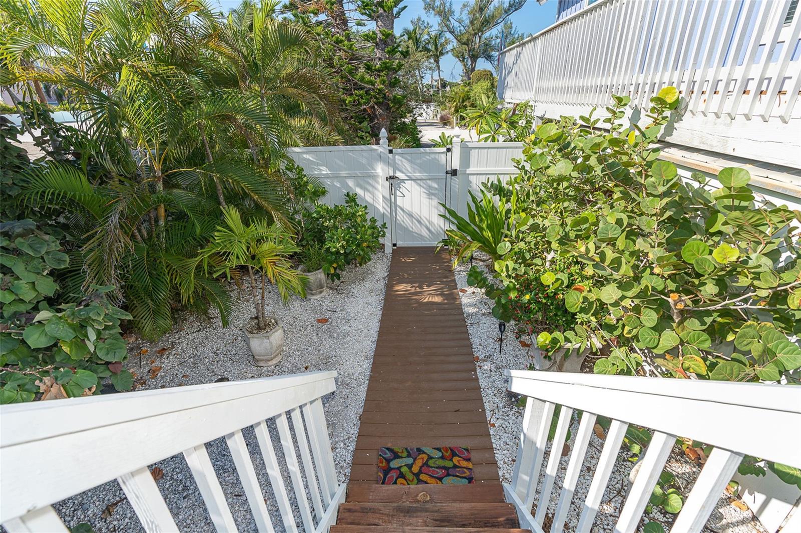 210 Bocilla Dr Property Photo 7