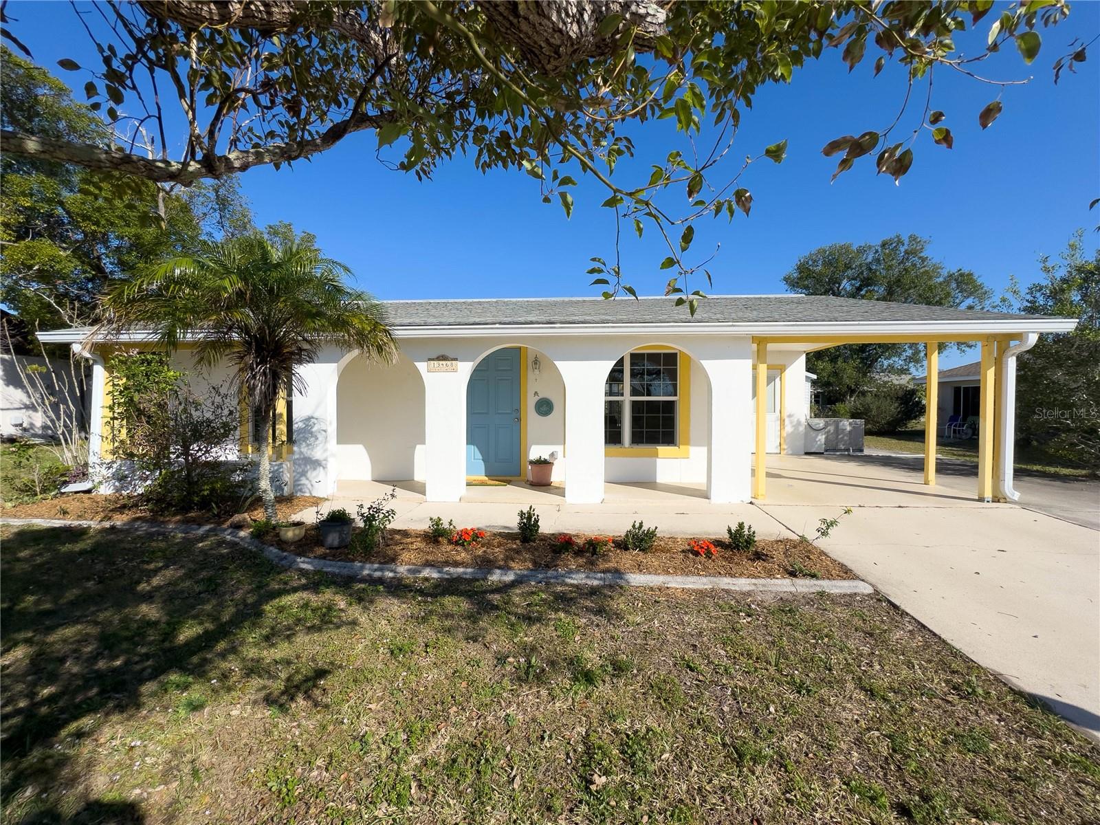 13468 ROMFORD AVE Property Photo 1