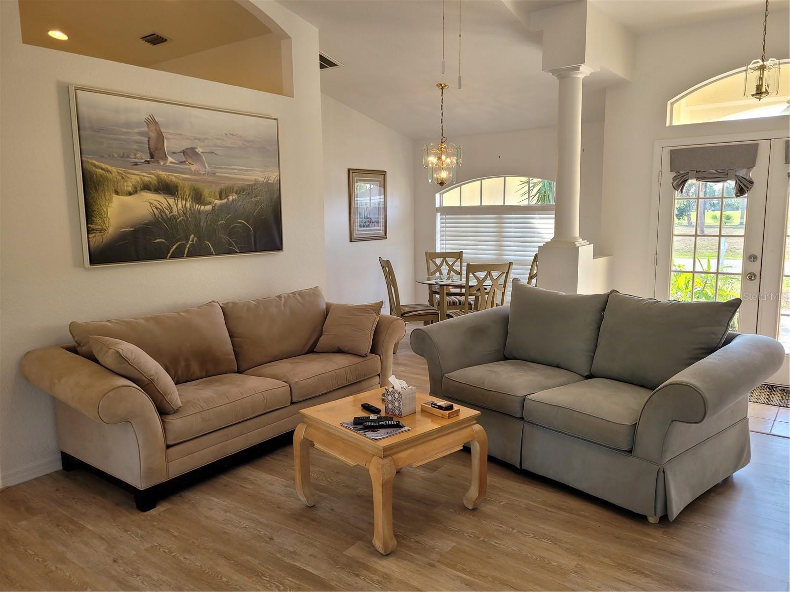 72 Long Meadow Ct Property Photo 4