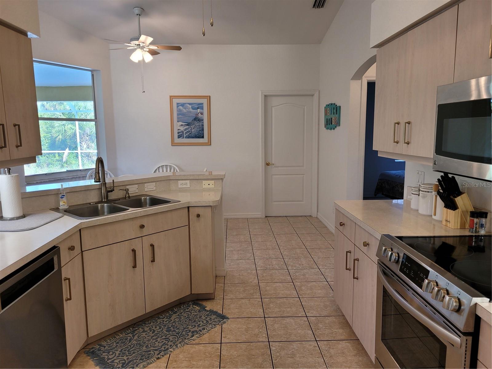72 Long Meadow Ct Property Photo 9