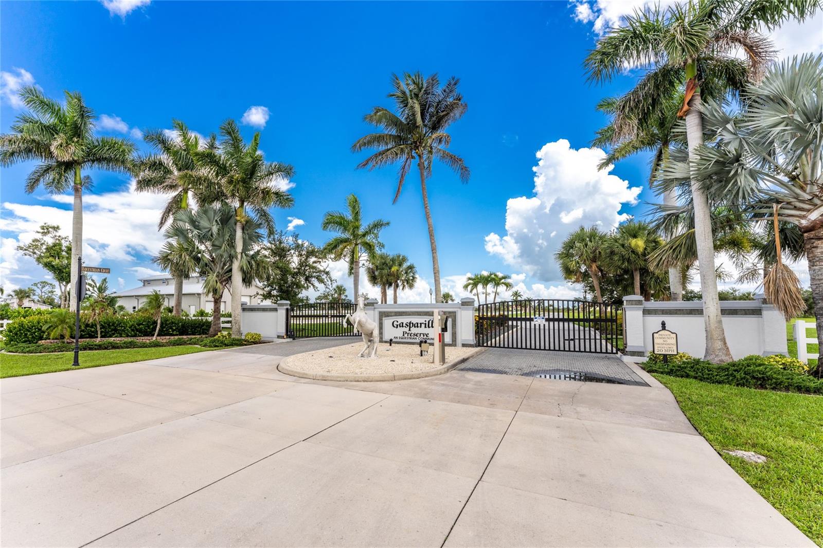 11520 Equestrian Ct Property Photo 2