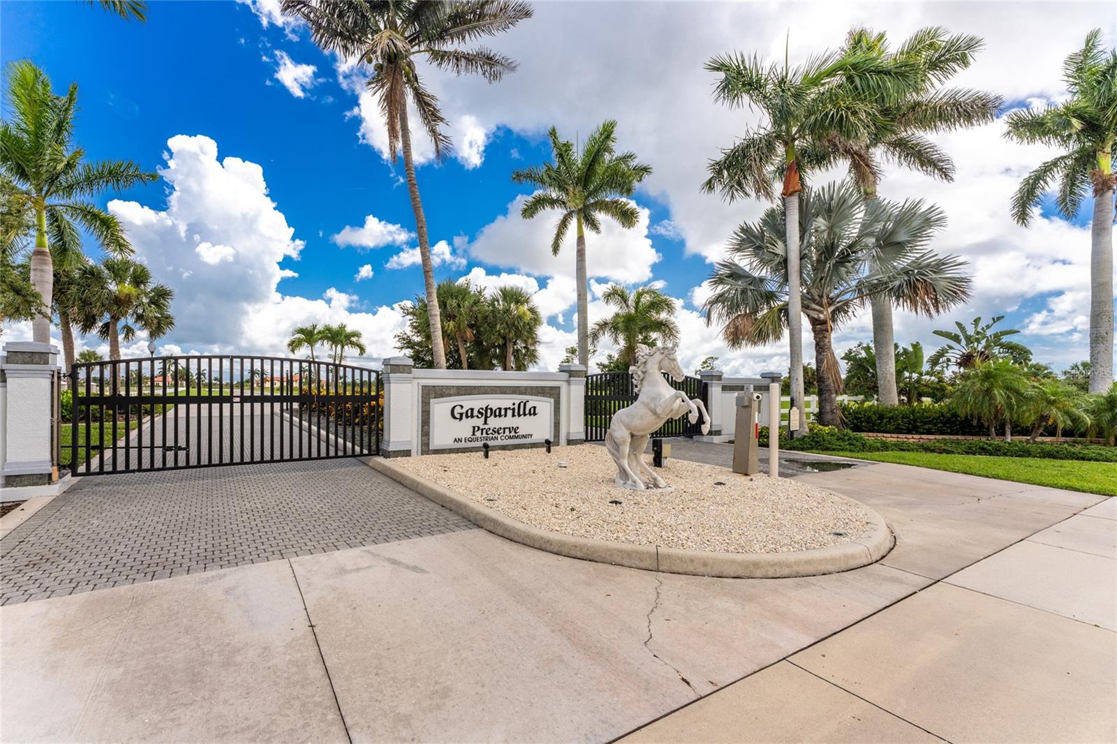 11520 Equestrian Ct Property Photo 3