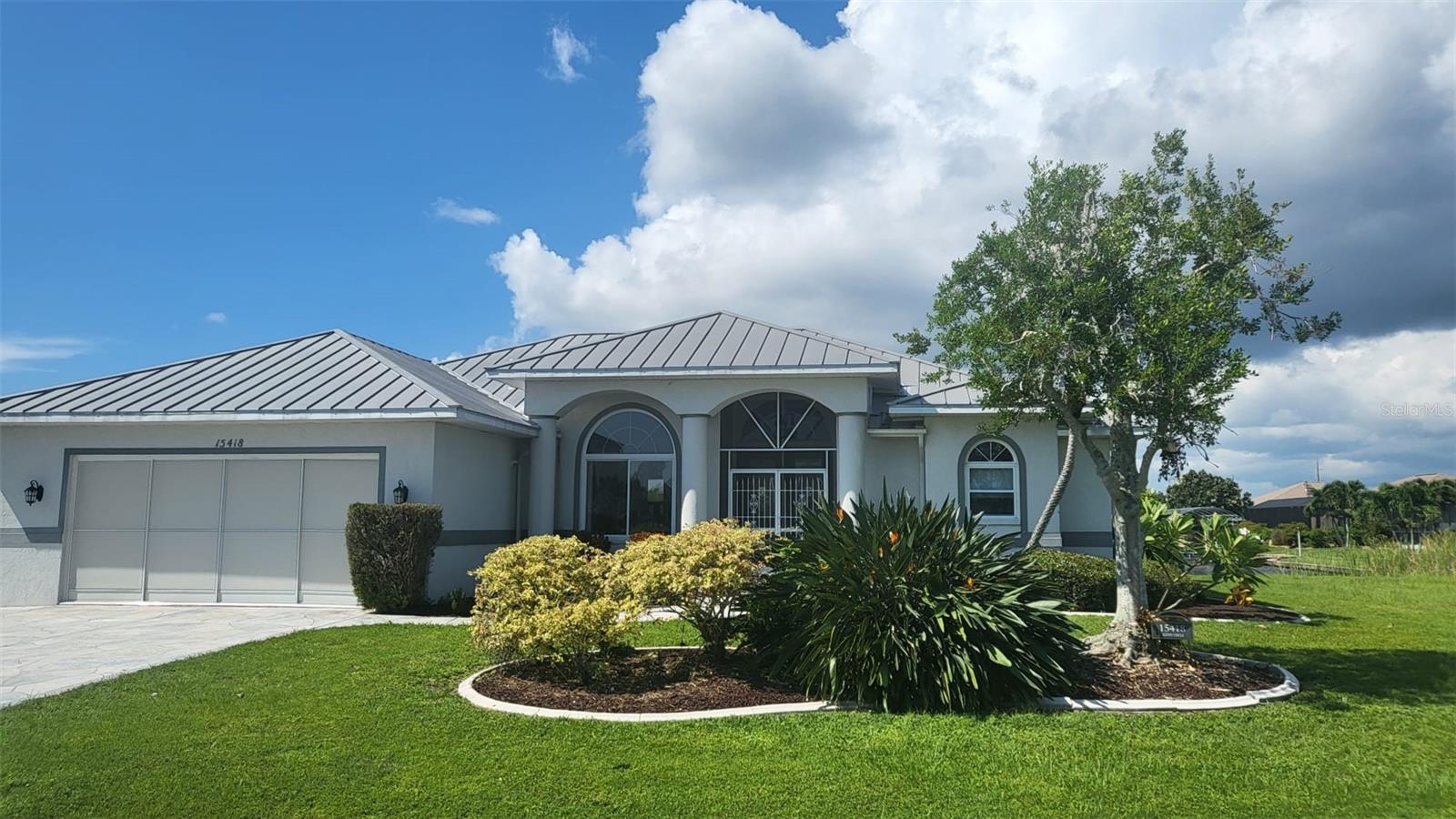 15418 Alcove Cir Property Photo 1