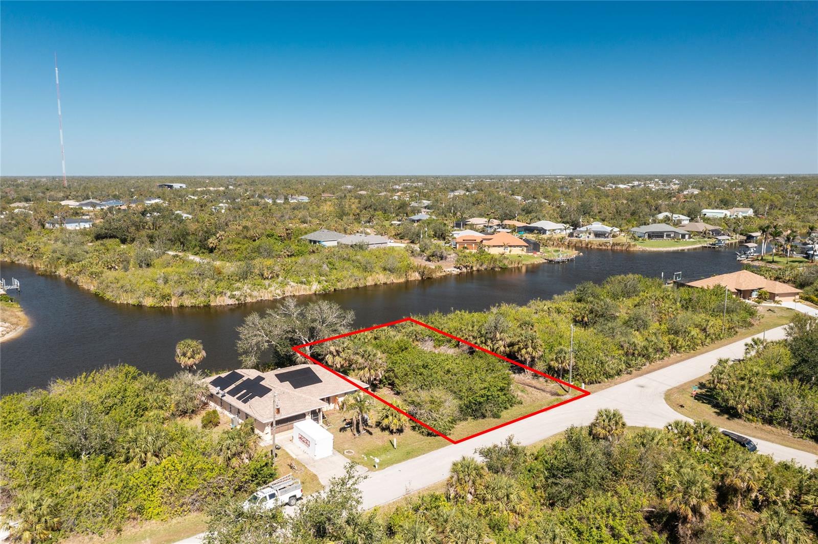 13911 Allamanda Cir Property Photo 8