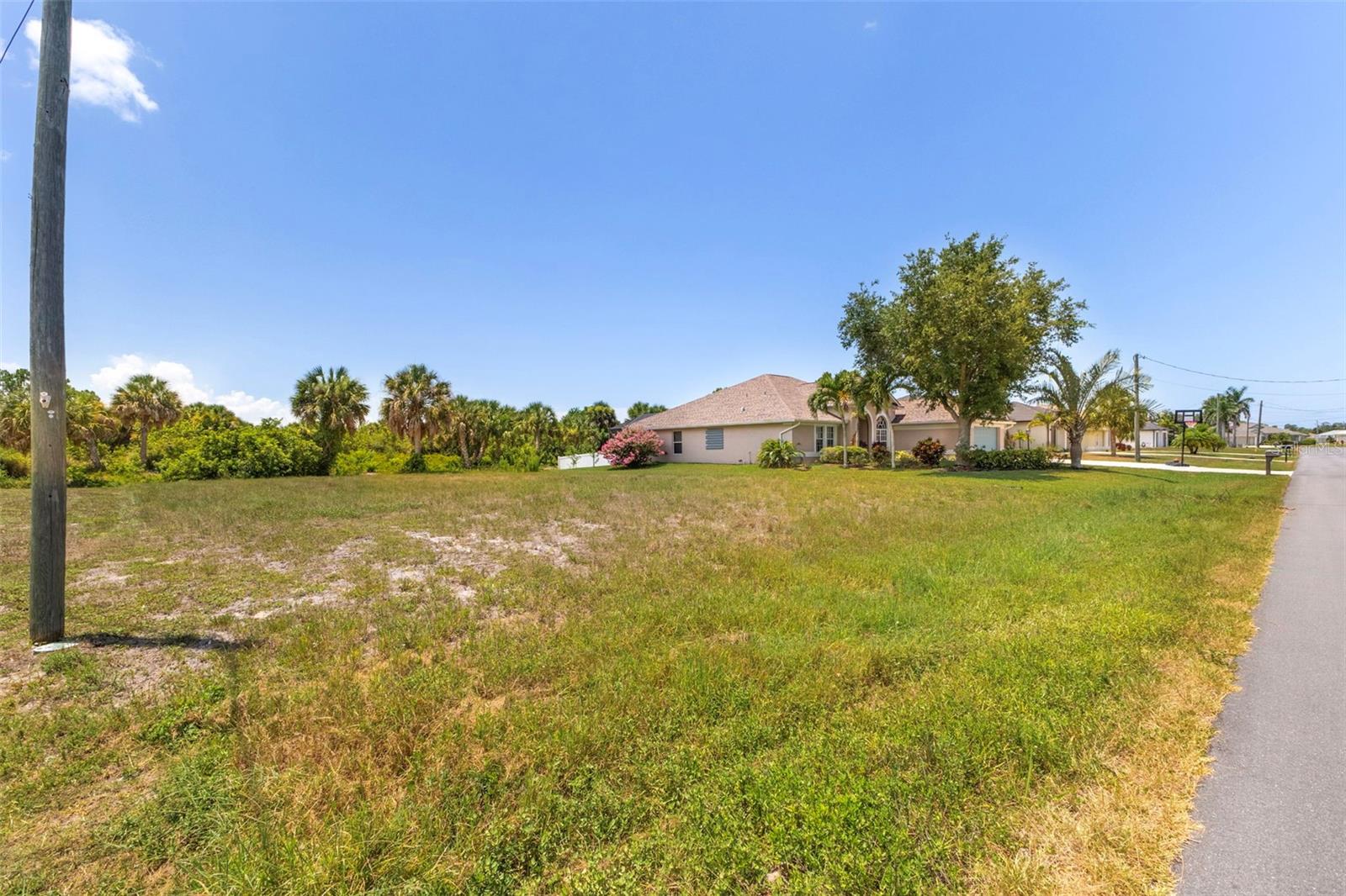 74 Long Meadow Ct Property Photo 6