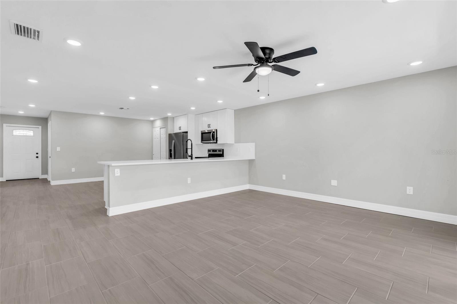 12046 Tetzel Ave Property Photo 4