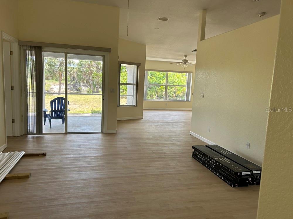 328 Baytree Dr Property Photo 10