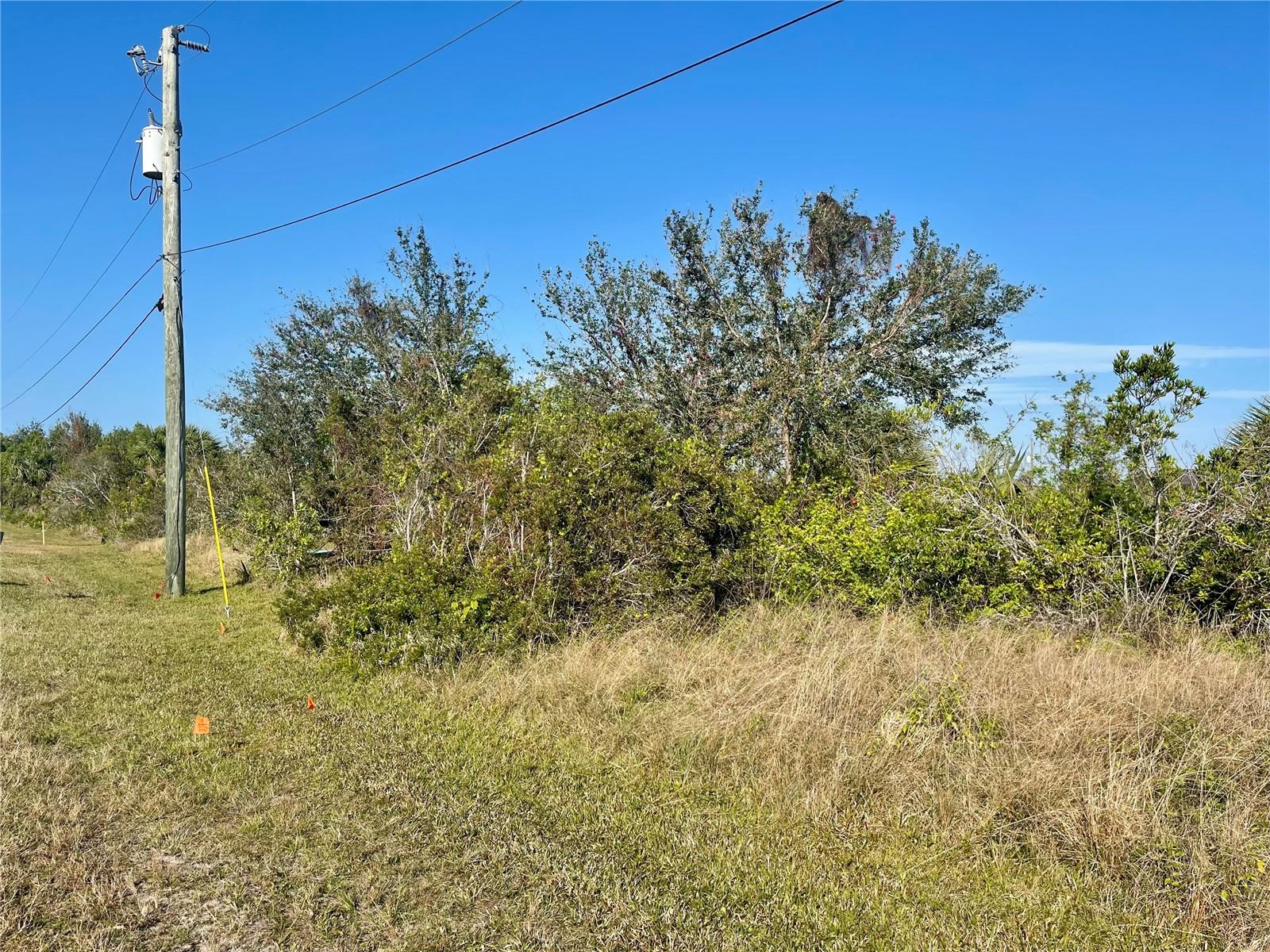 15594 Stuart Cir Property Photo 3