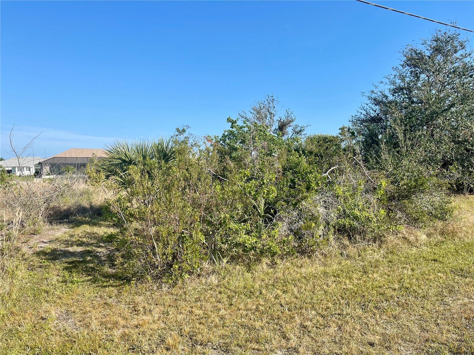 15594 Stuart Cir Property Photo 6