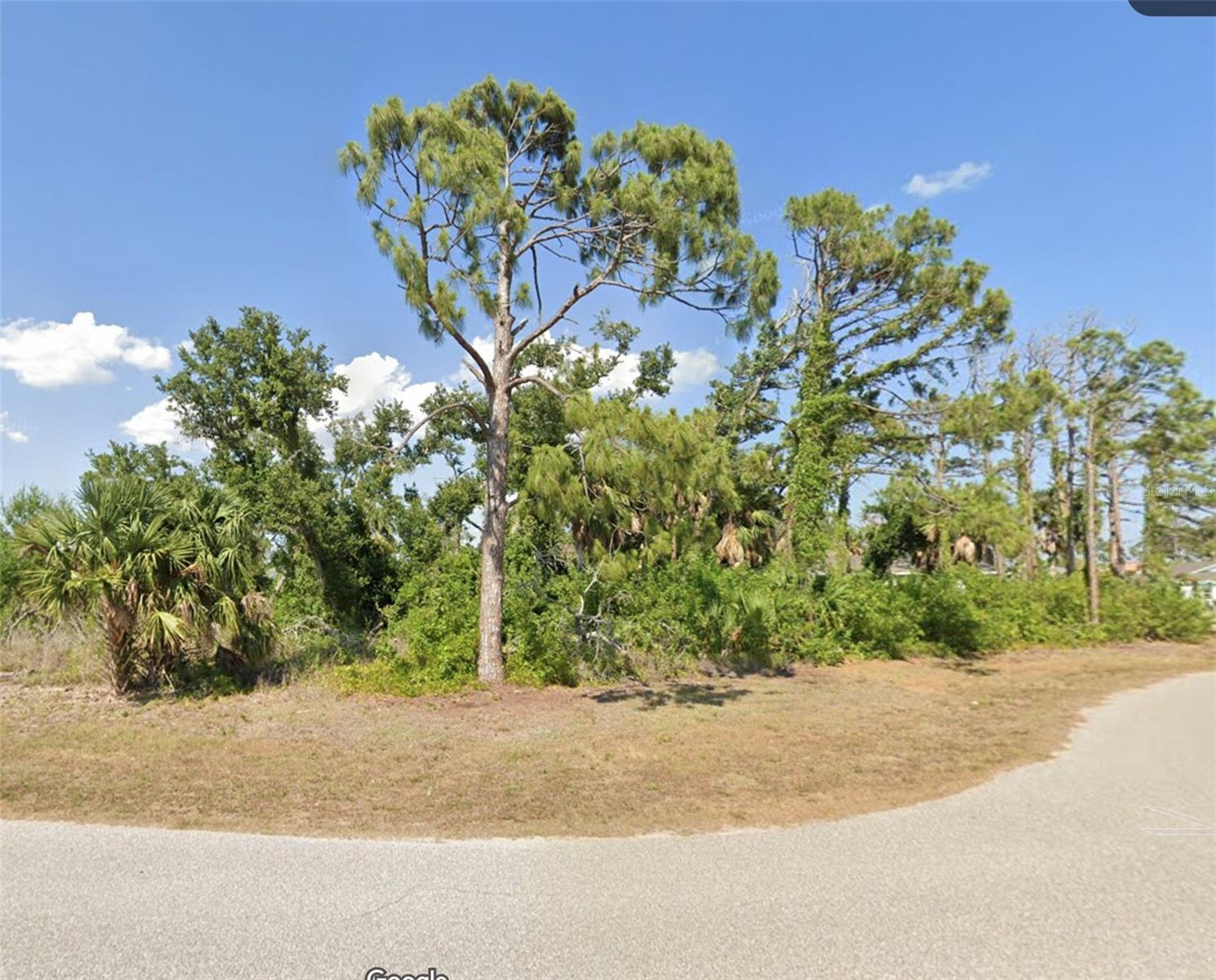 126 Australian Dr Property Photo 1
