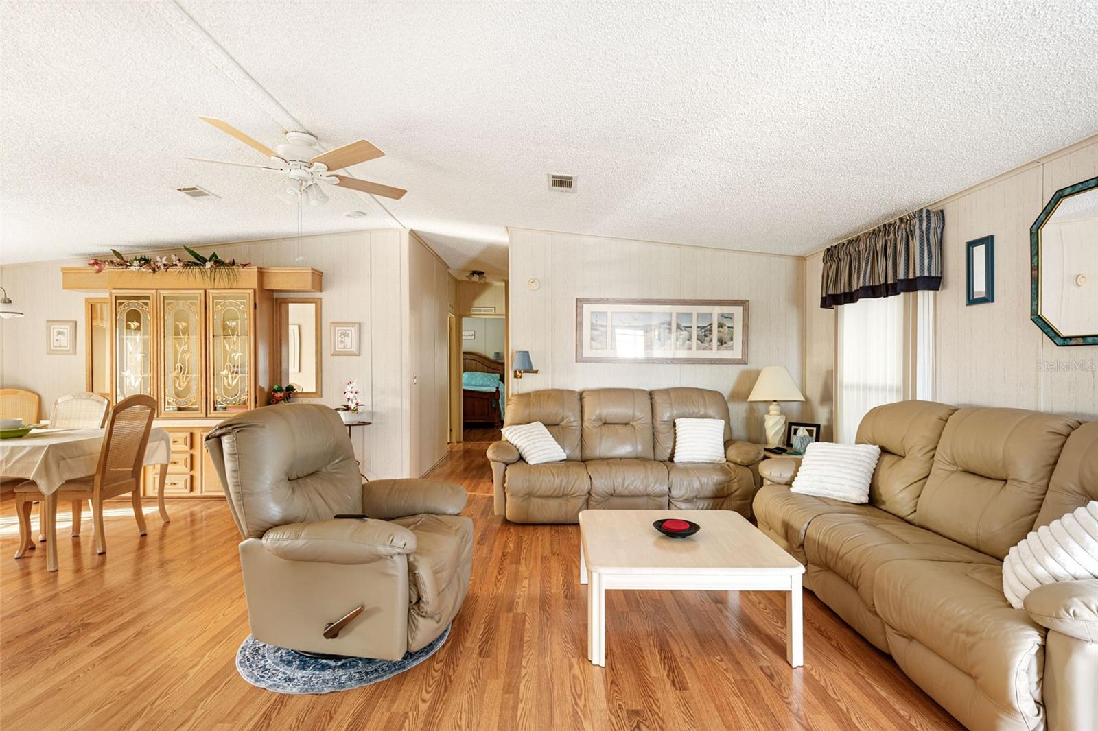 1296 Blue Heron Dr Property Photo 8