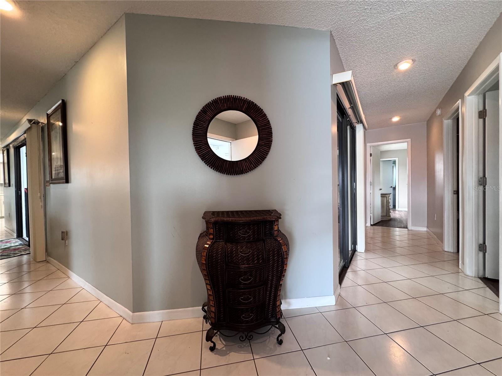 290 Rotonda Cir Property Photo 19