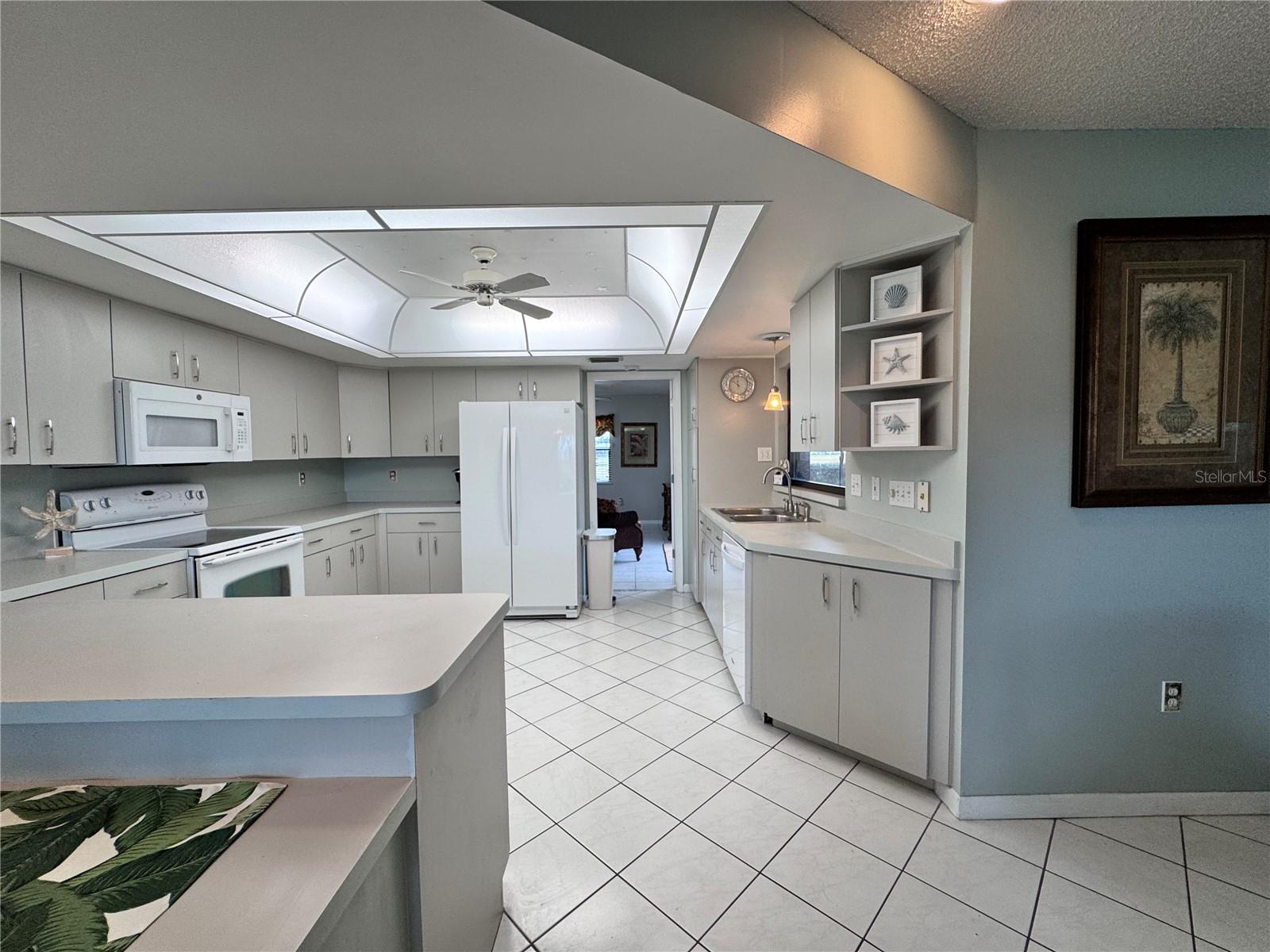 290 Rotonda Cir Property Photo 26