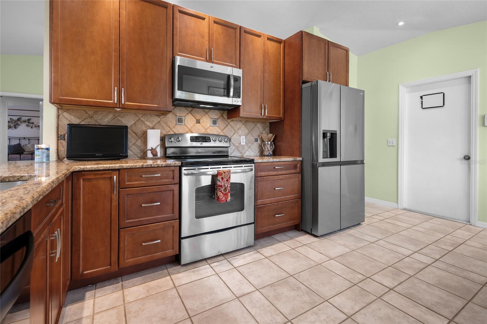 14382 Lillian Cir Property Photo 18