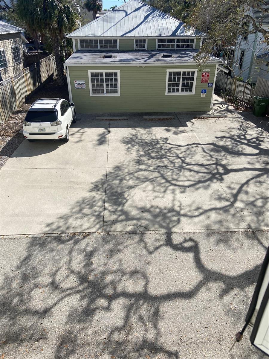 1267 2nd St Property Photo 4
