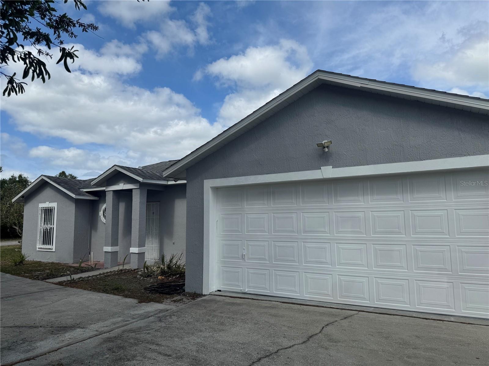 1152 Mccormick Dr Property Photo
