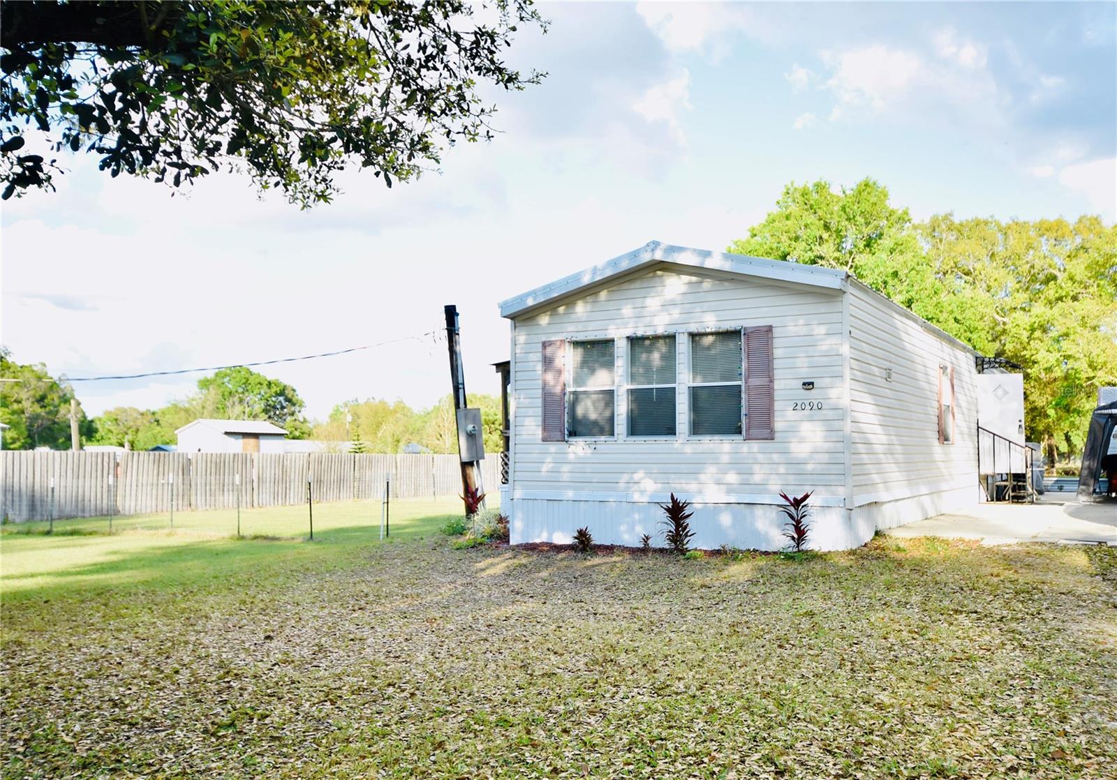 2090 Nw Howard Ave Property Photo