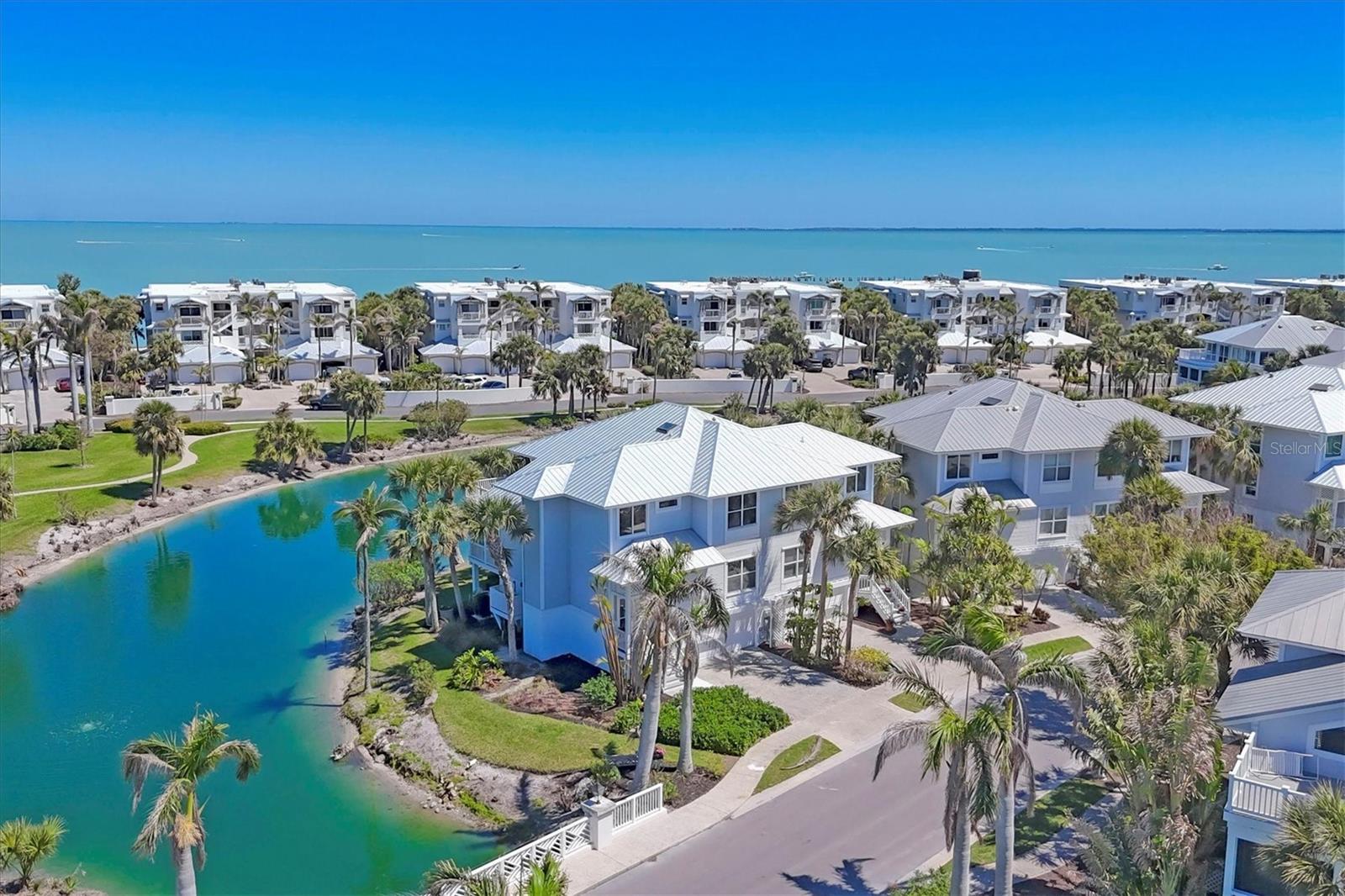805 S Harbor Dr Property Photo