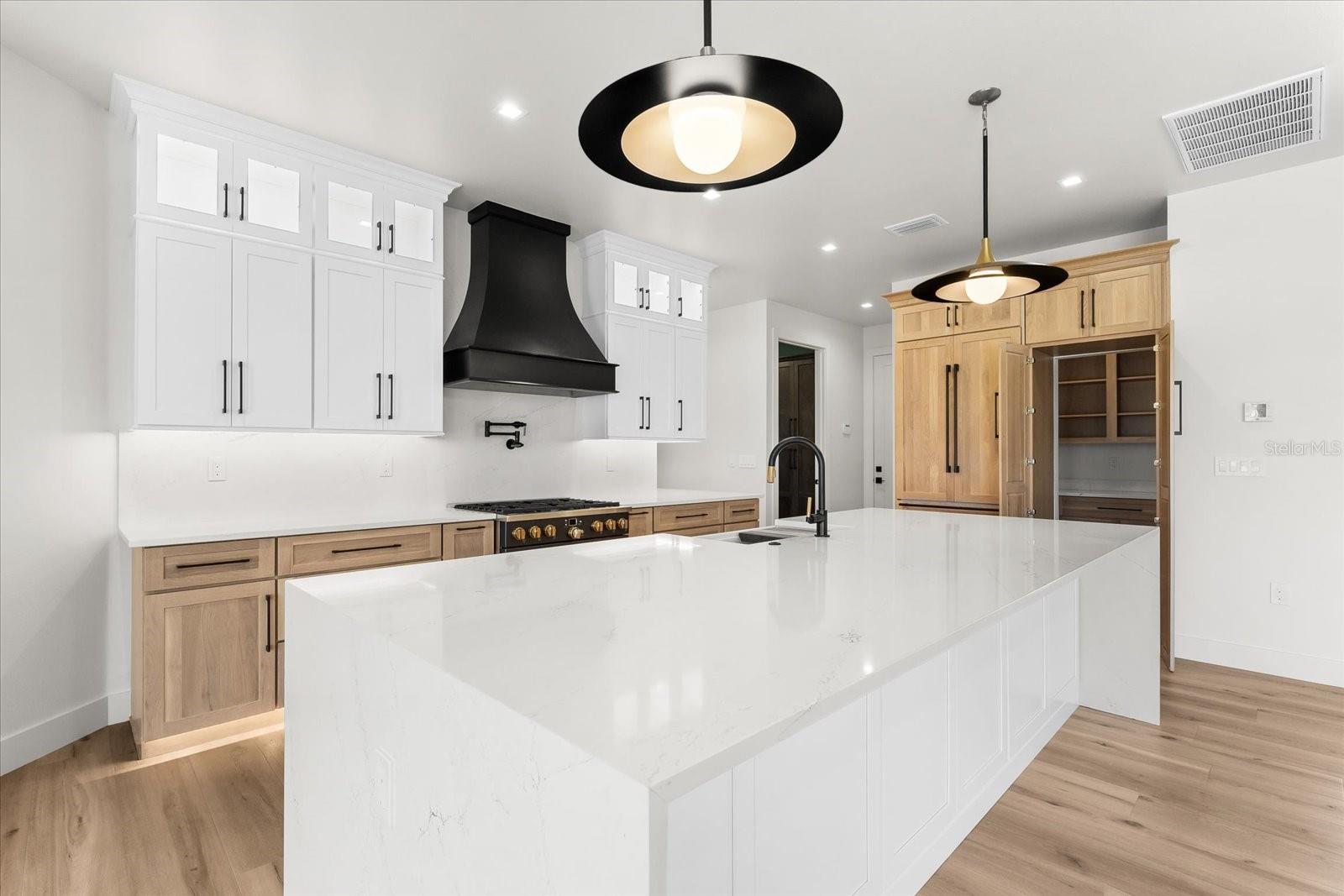 15012 Alsask Cir Property Photo 3