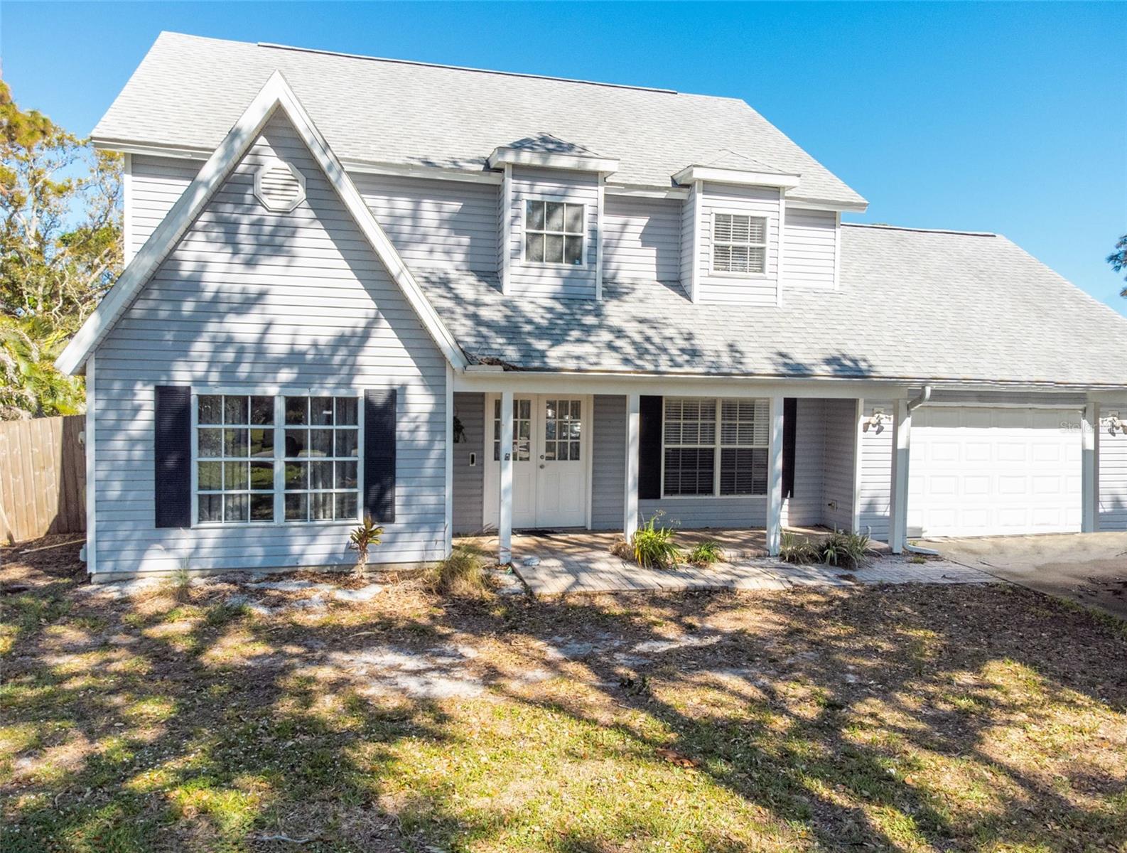 1104 Larchmont Dr Property Photo 1
