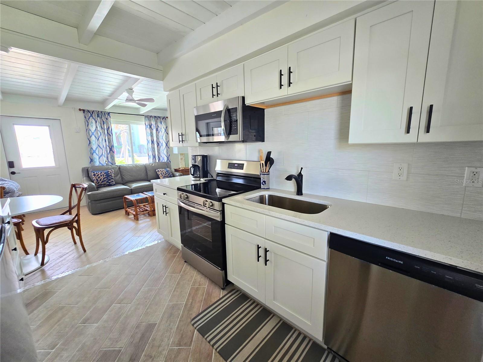 1270 Gulf Blvd #a&b Property Photo 6