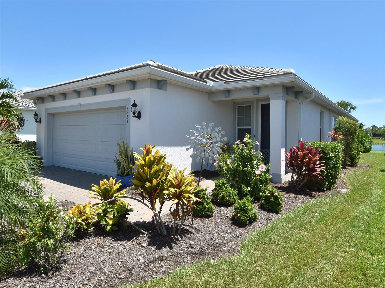 9853 Bright Water Dr Property Photo 1