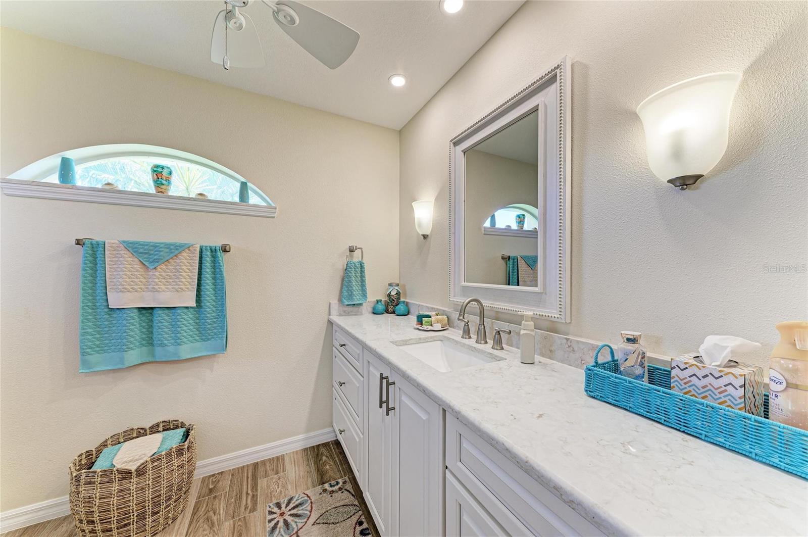 9404 Arnaz Cir Property Photo 29