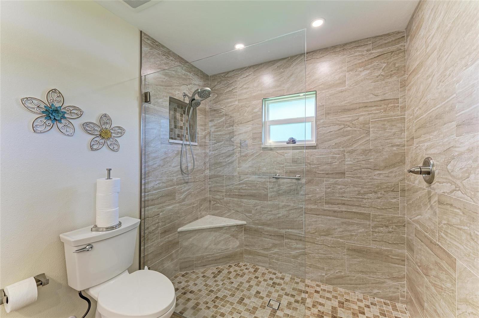 9404 Arnaz Cir Property Photo 30