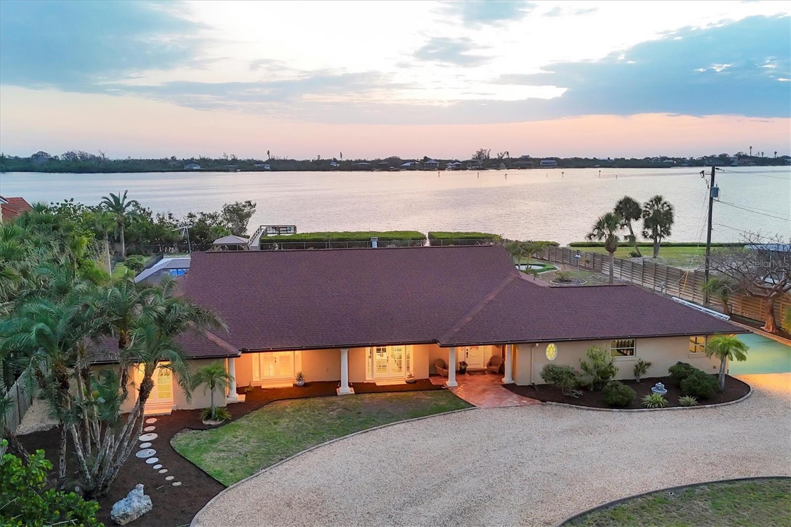 1275 Bayshore Dr Property Photo