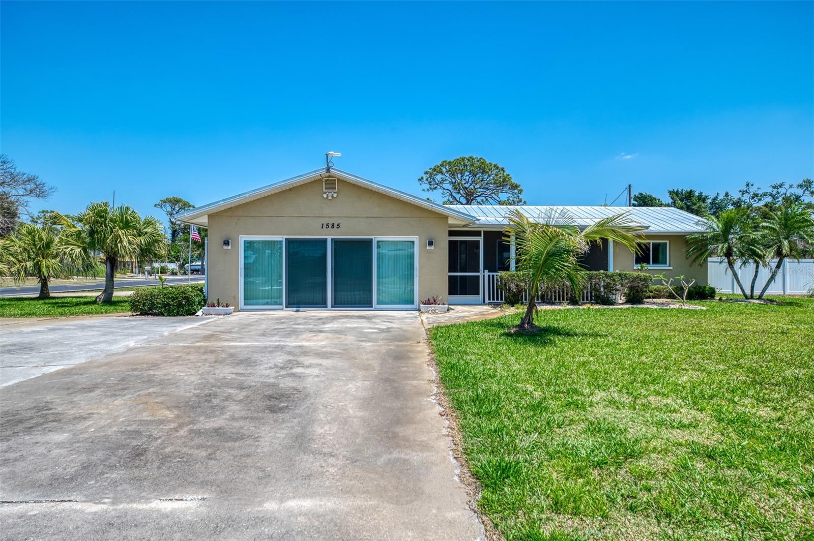 1585 Poinciana Rd Property Photo