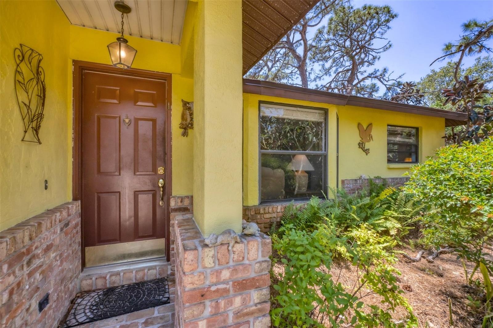 521 Artists Ave Property Photo