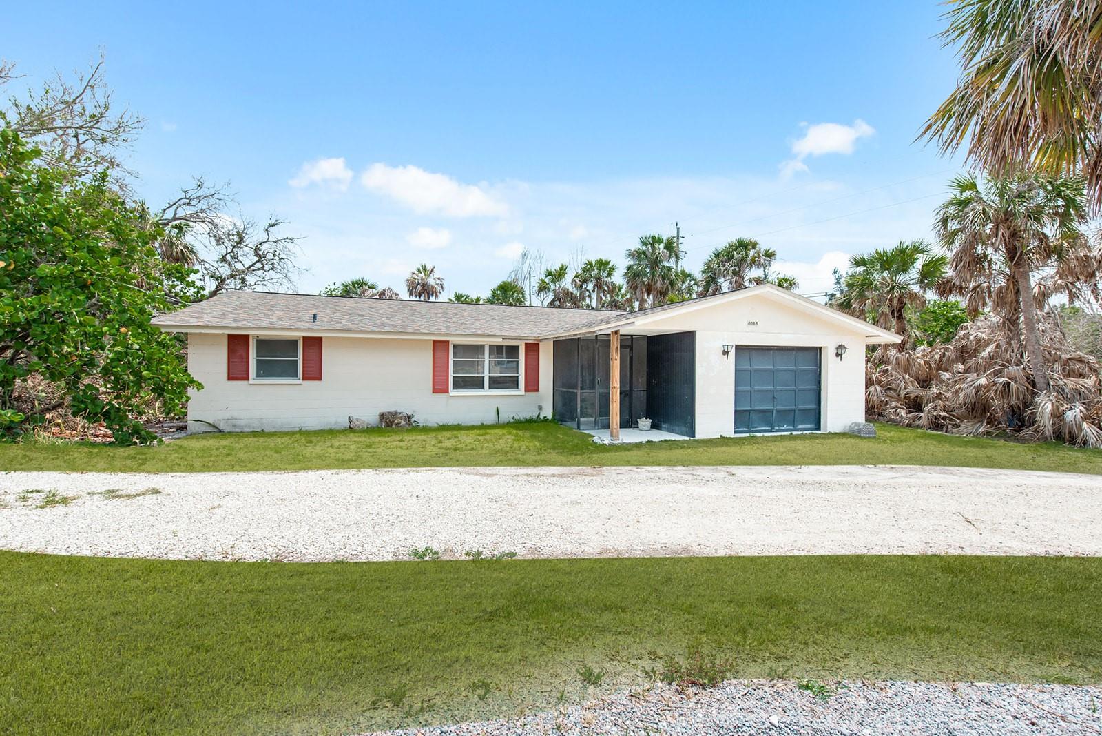 4065 N Beach Rd Property Photo