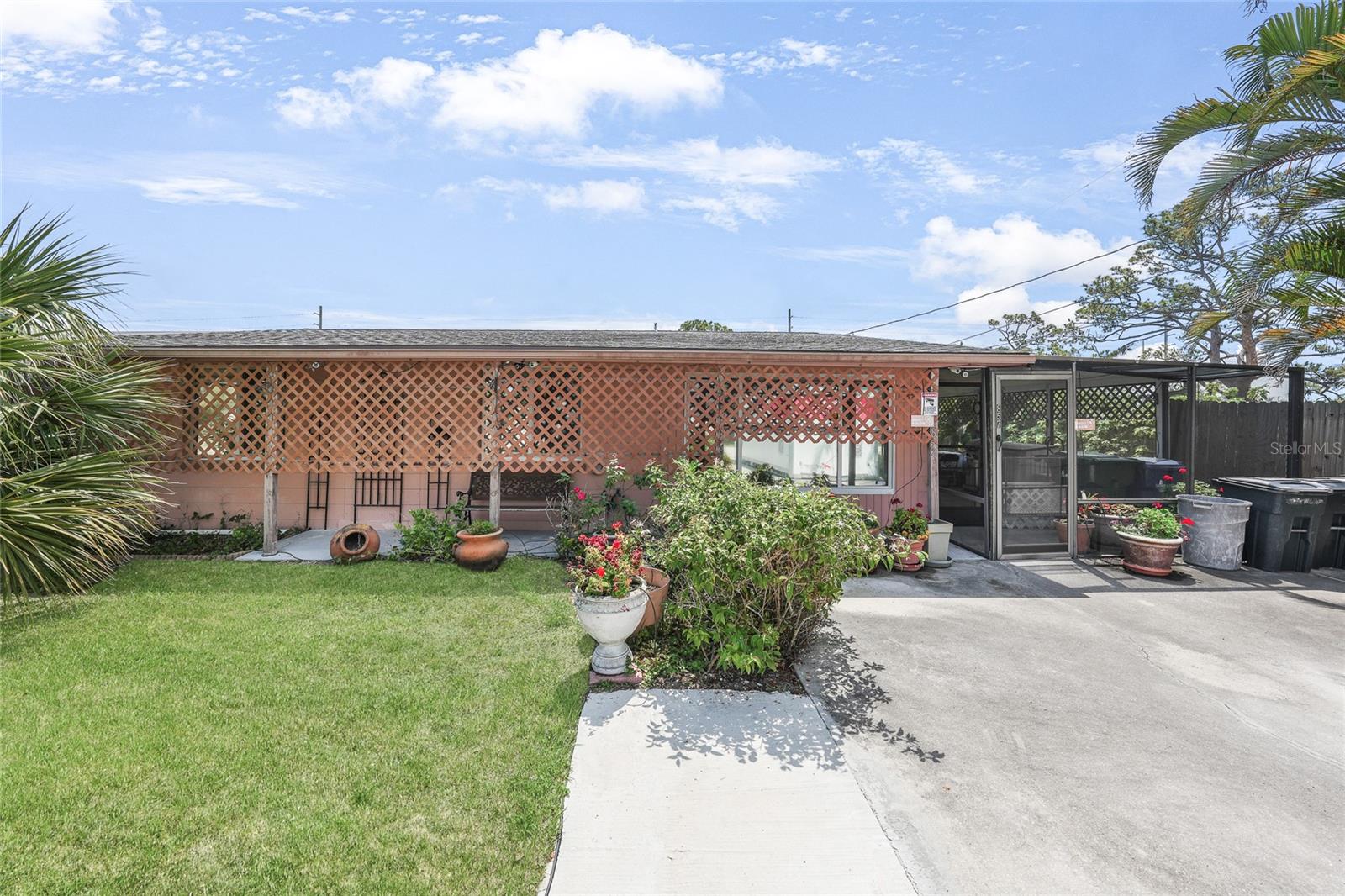 857 Palmetto St Property Photo