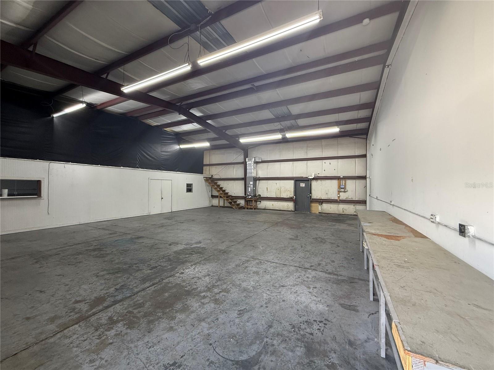 2757 Worth Ave #e Property Photo 3