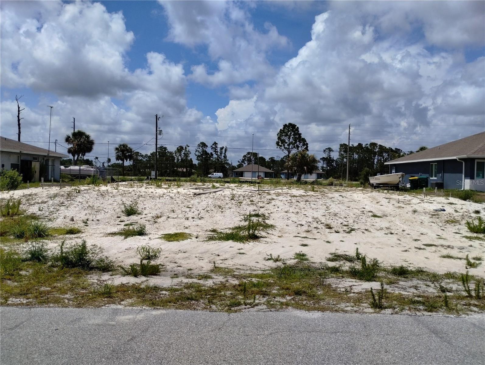 11320 Poplin Ave Property Photo 3
