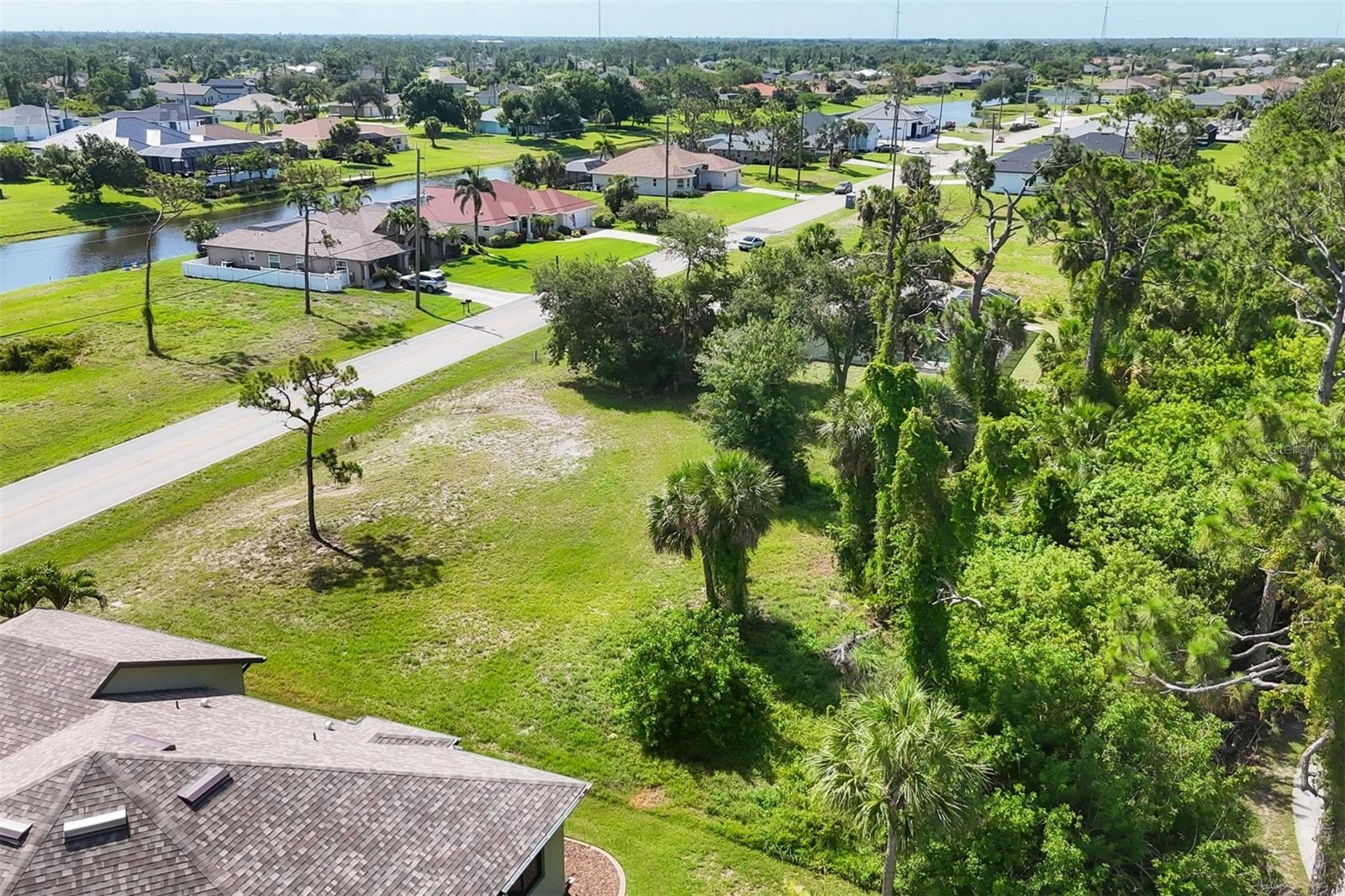 760 Rotonda Cir Property Photo 8