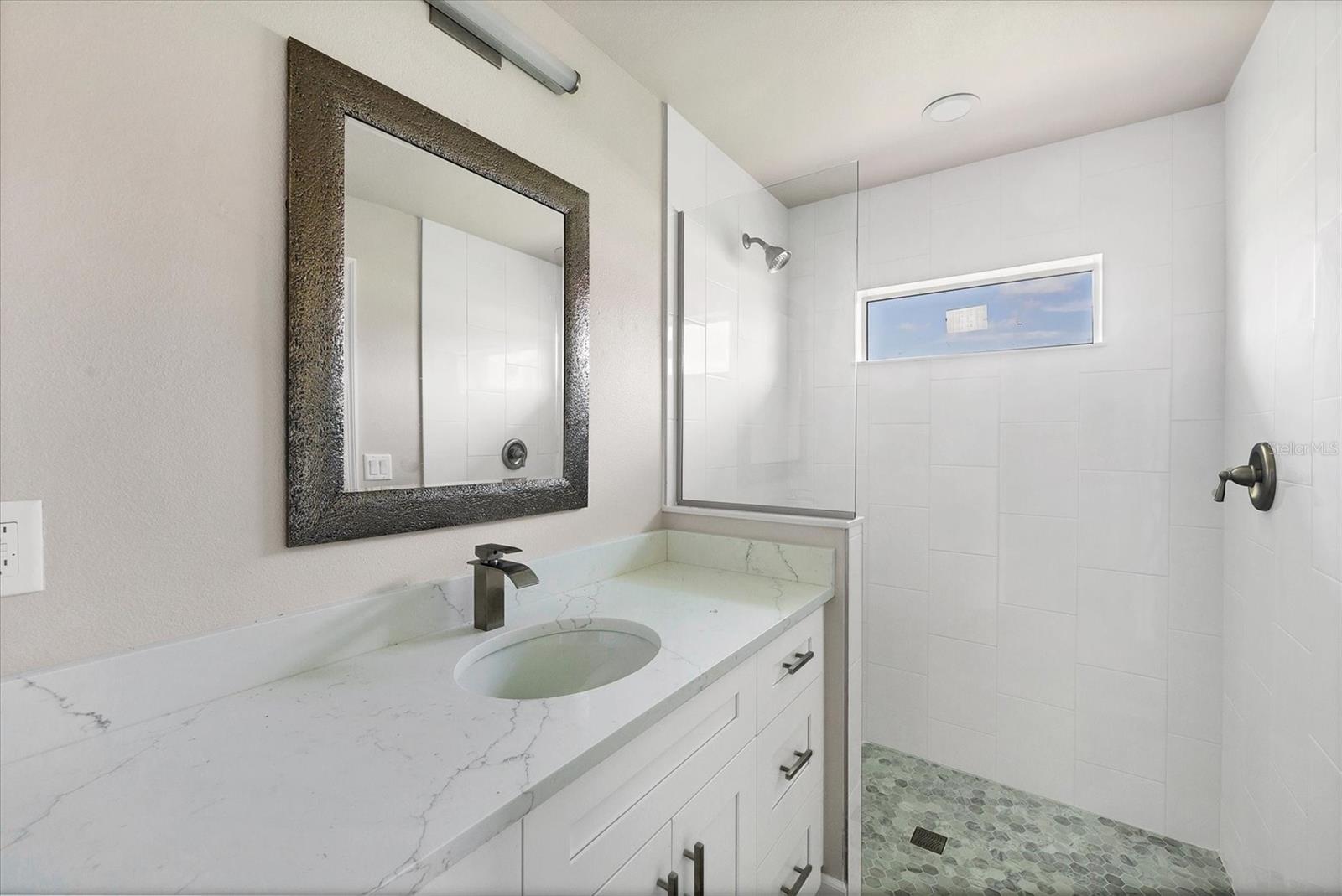 234 Boundary Blvd Property Photo 6