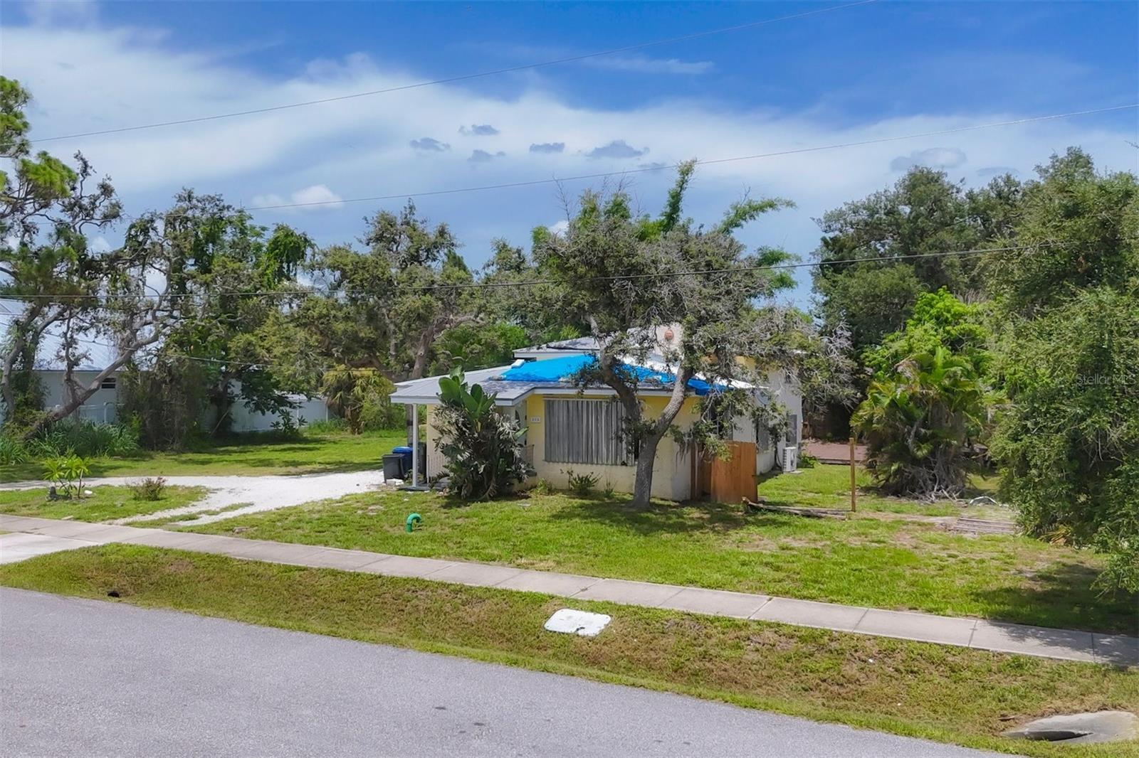 275 S Mango St Property Photo 8