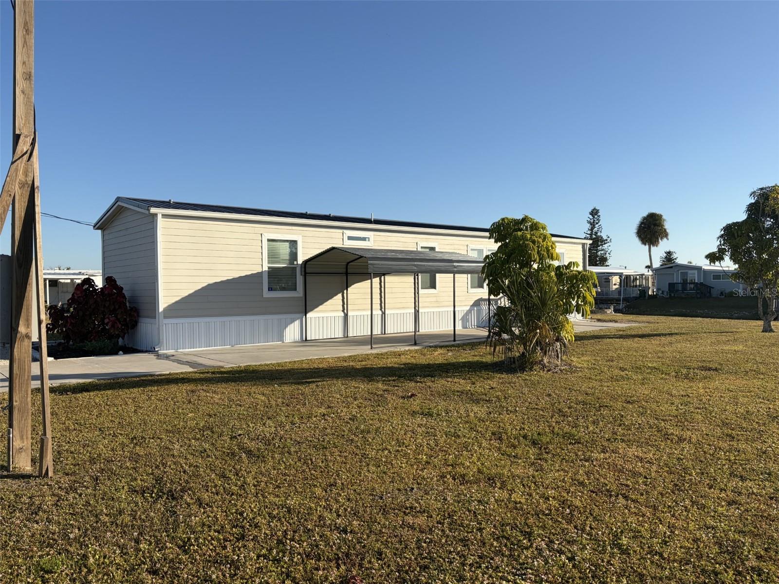 1391 Flamingo Dr Property Photo 1