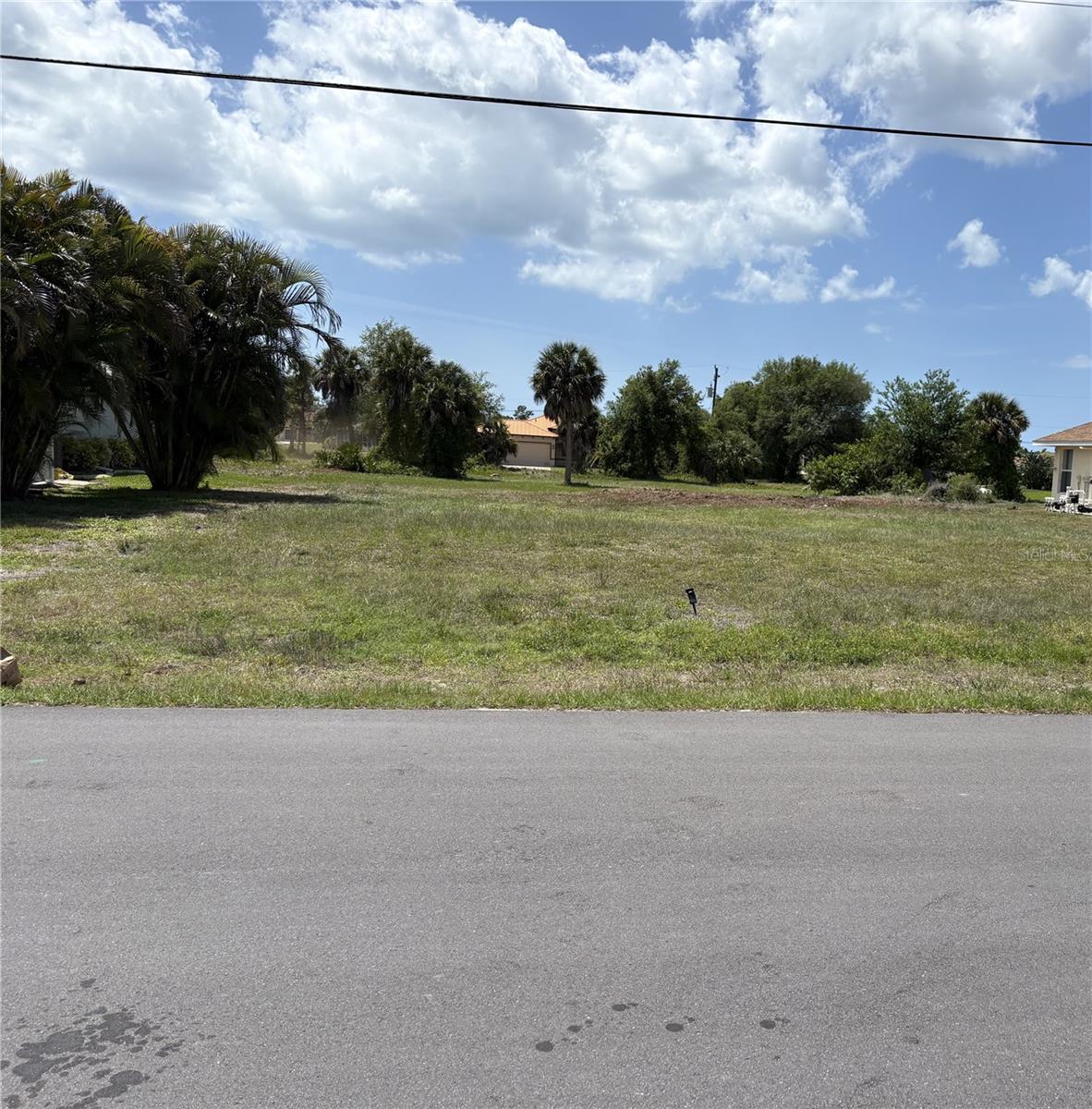 263 White Marsh Ln Property Photo 1