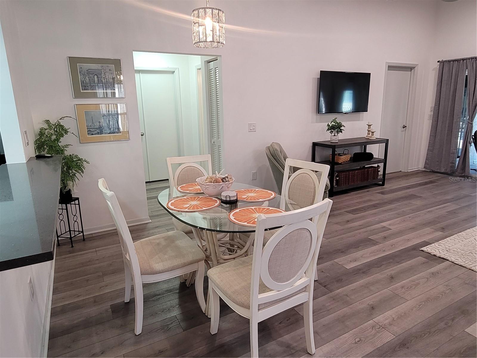 14277 Palm Ter Property Photo 13