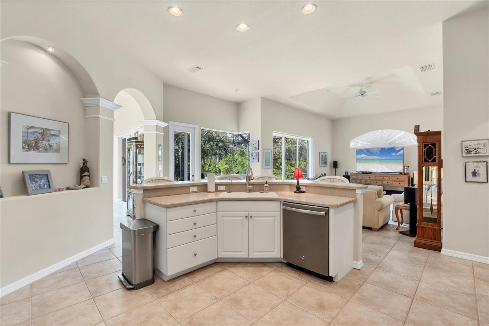 4 Windward Way Property Photo 12