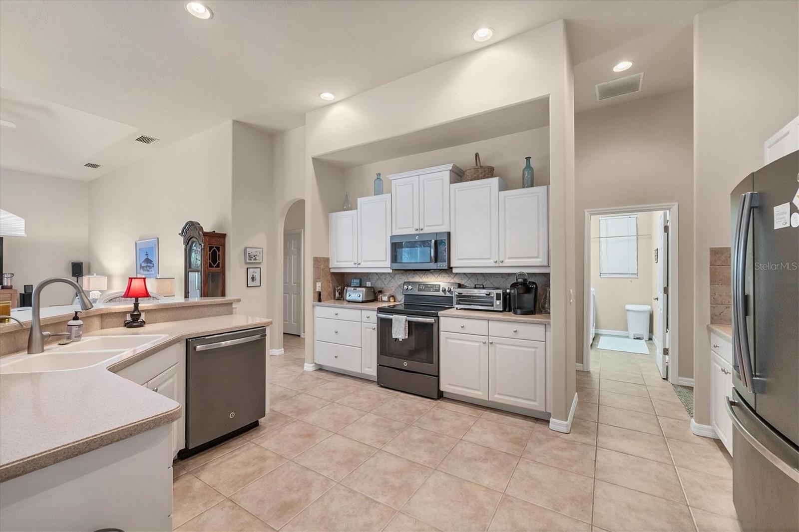 4 Windward Way Property Photo 13