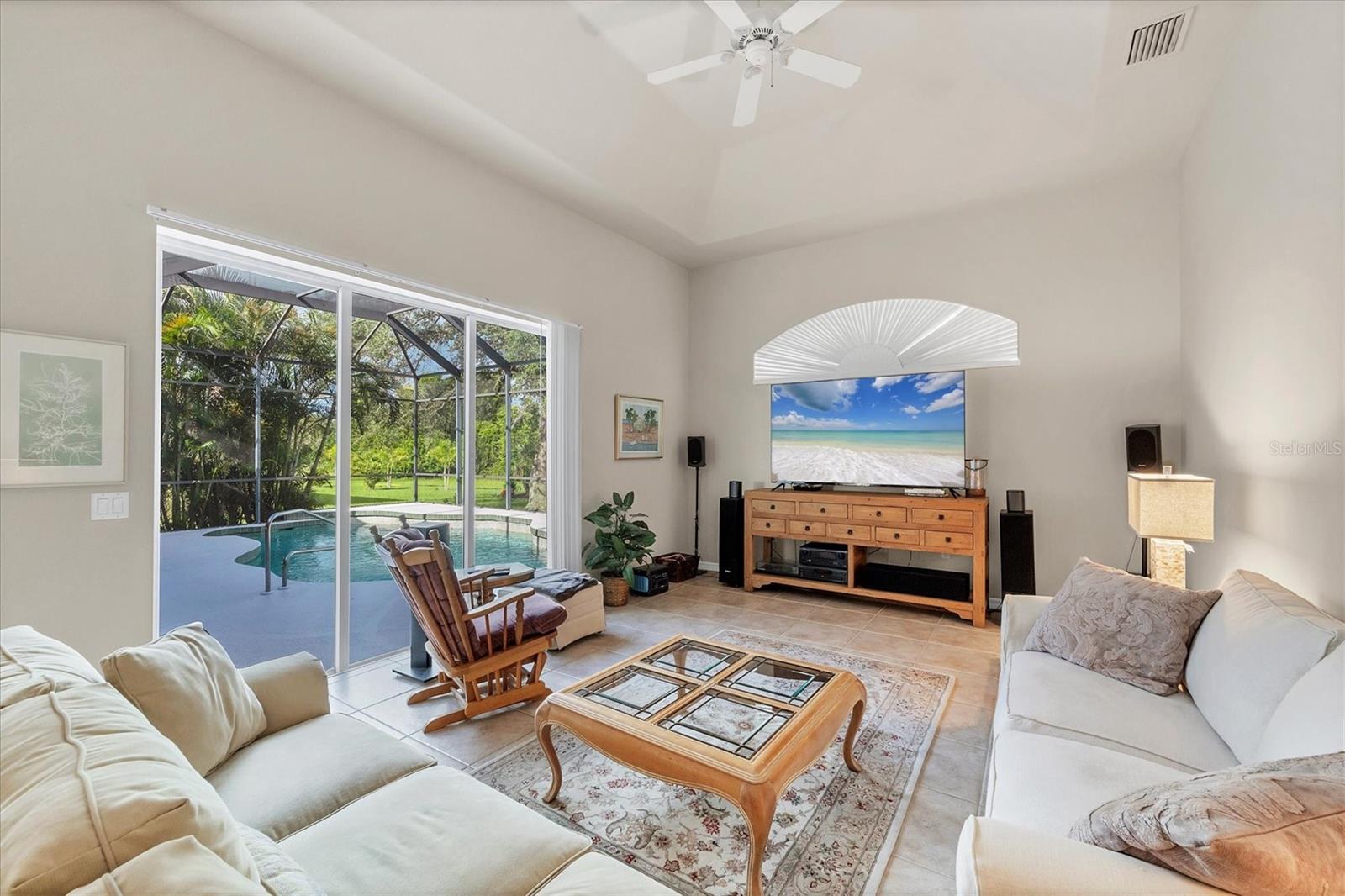 4 Windward Way Property Photo 14
