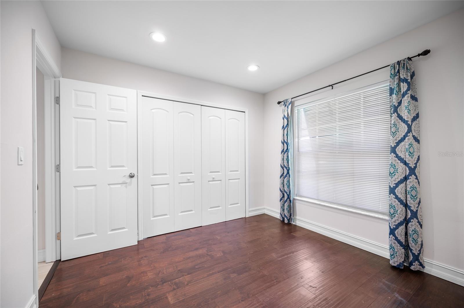 13360 Foresman Blvd Property Photo 21